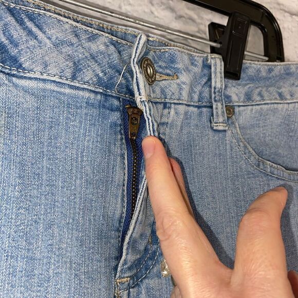 St. John’s Bay light washed Capri jeans Sz 8 women - Picture 4 of 7